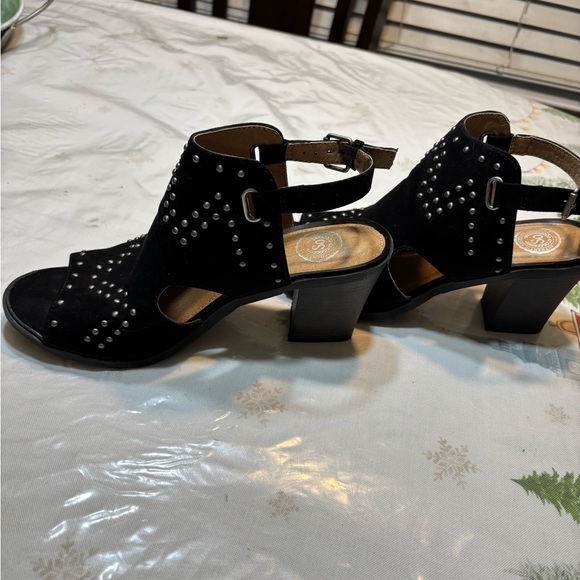 So black sandals 7.5 - Picture 2 of 5